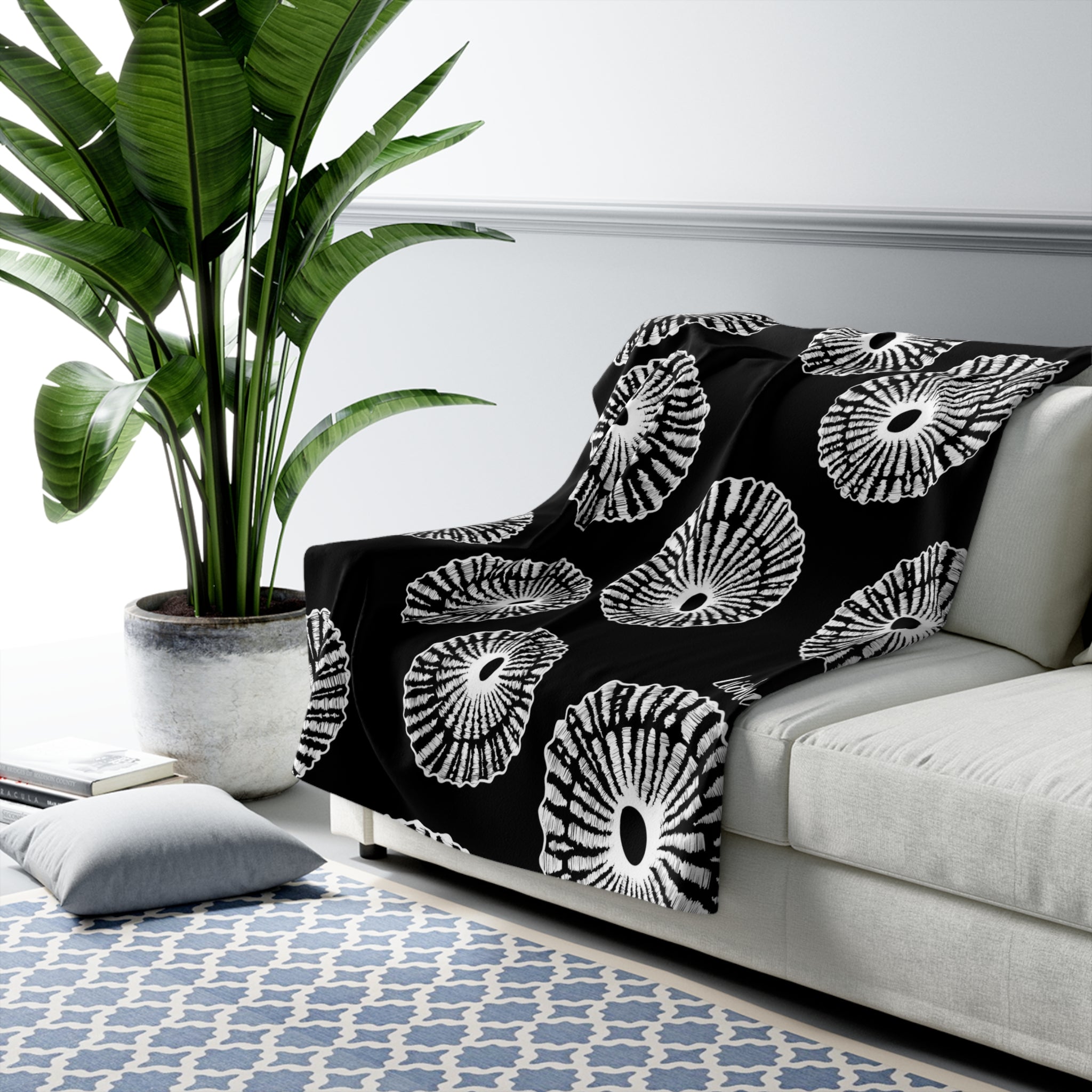 Opihi - Sherpa Fleece Blanket - LEIOHU DESIGNS