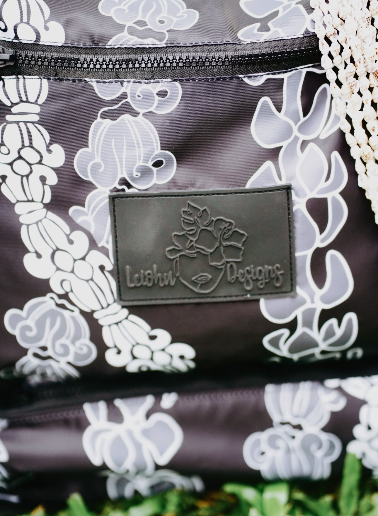 Kahakai - The Weekender 2.0 - Forever Lei - 'Ele'ele - LEIOHU DESIGNS