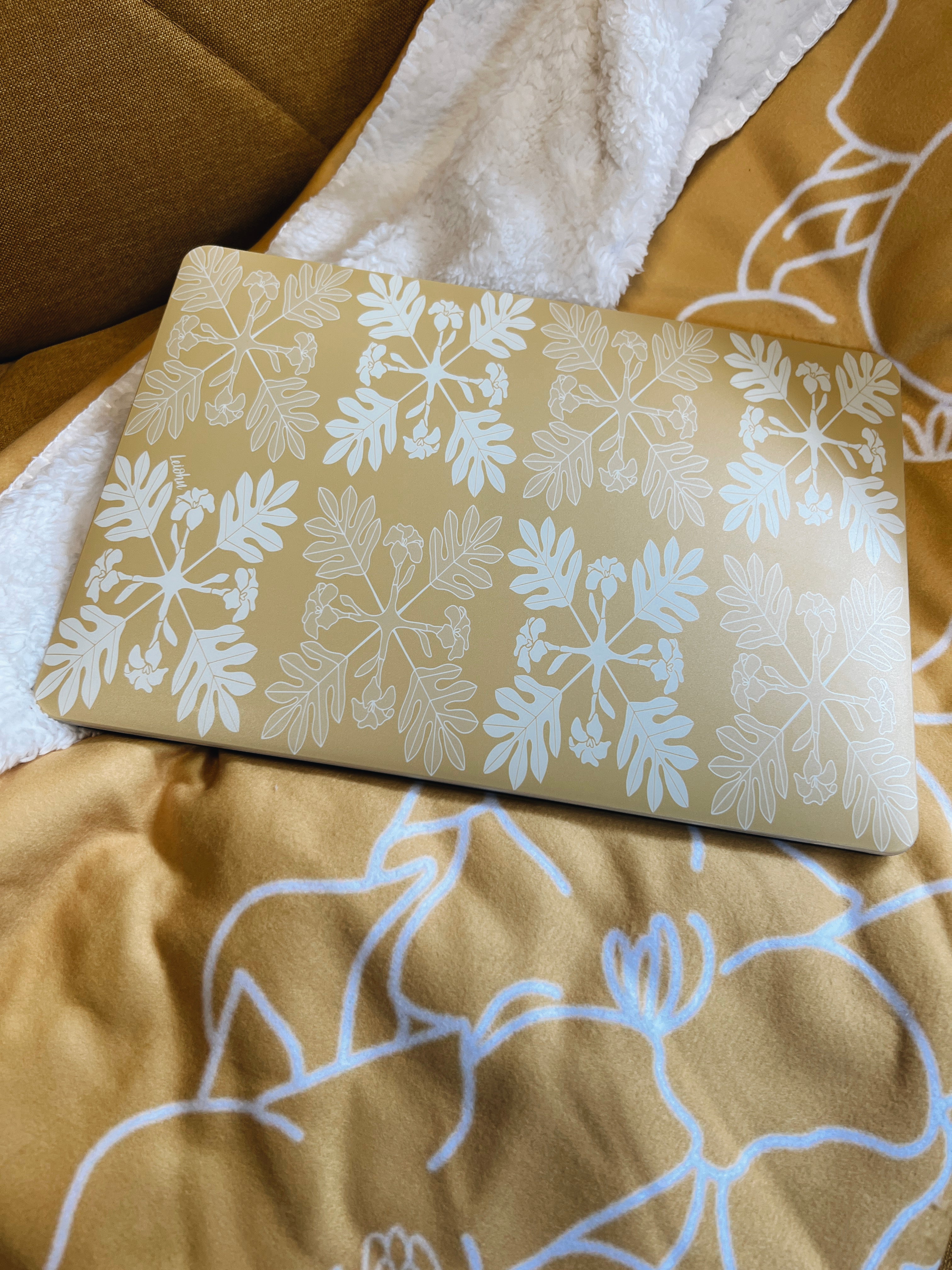 Puakenikeni Quilt - Macbook Hardshell - LEIOHU DESIGNS