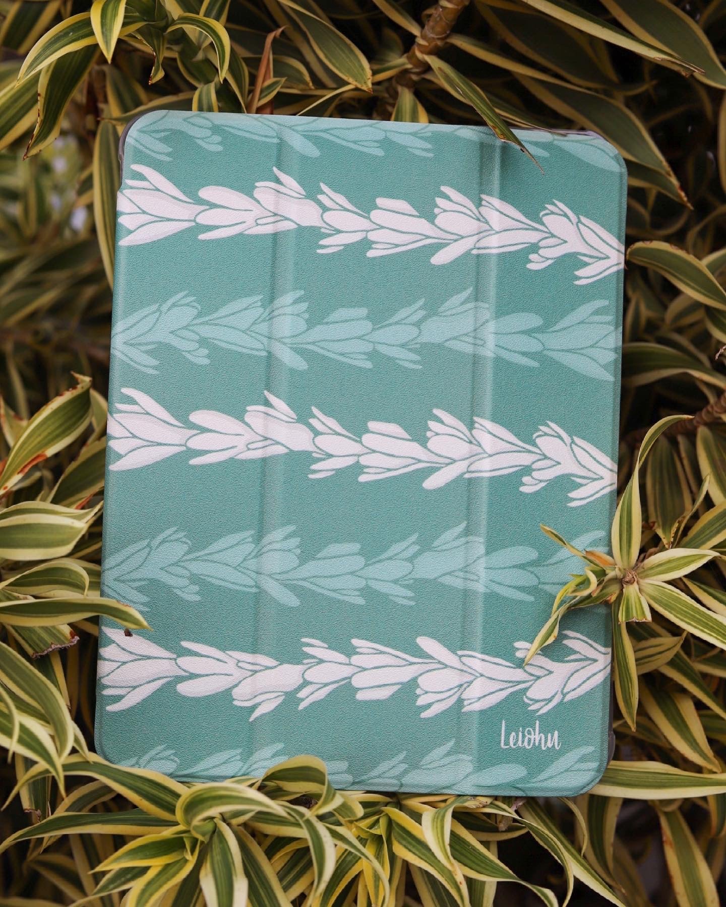Tuberose Lei - iPad Case - LEIOHU DESIGNS