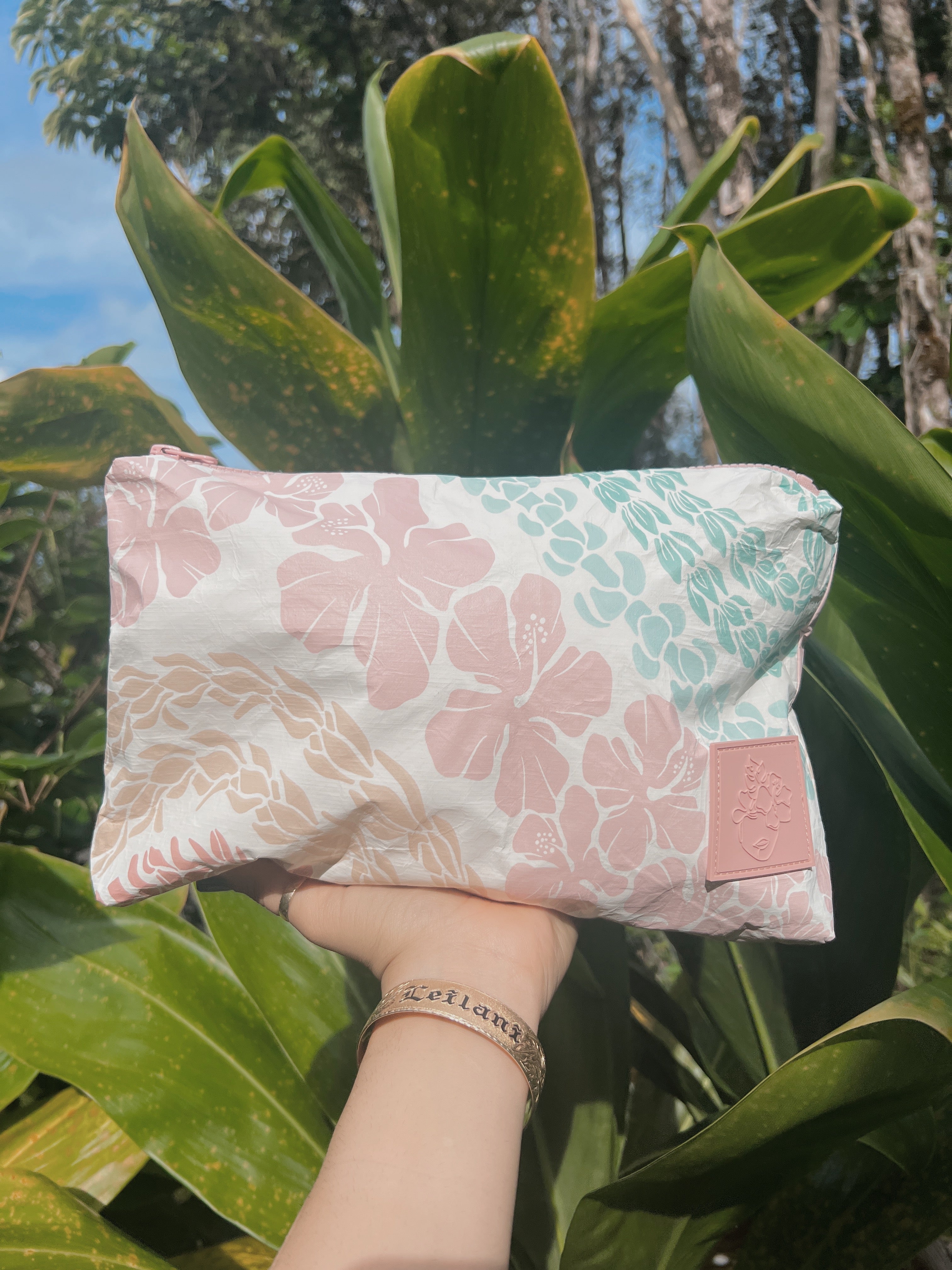 Kahakai Pouch - Medium - Groovy Lei - LEIOHU DESIGNS