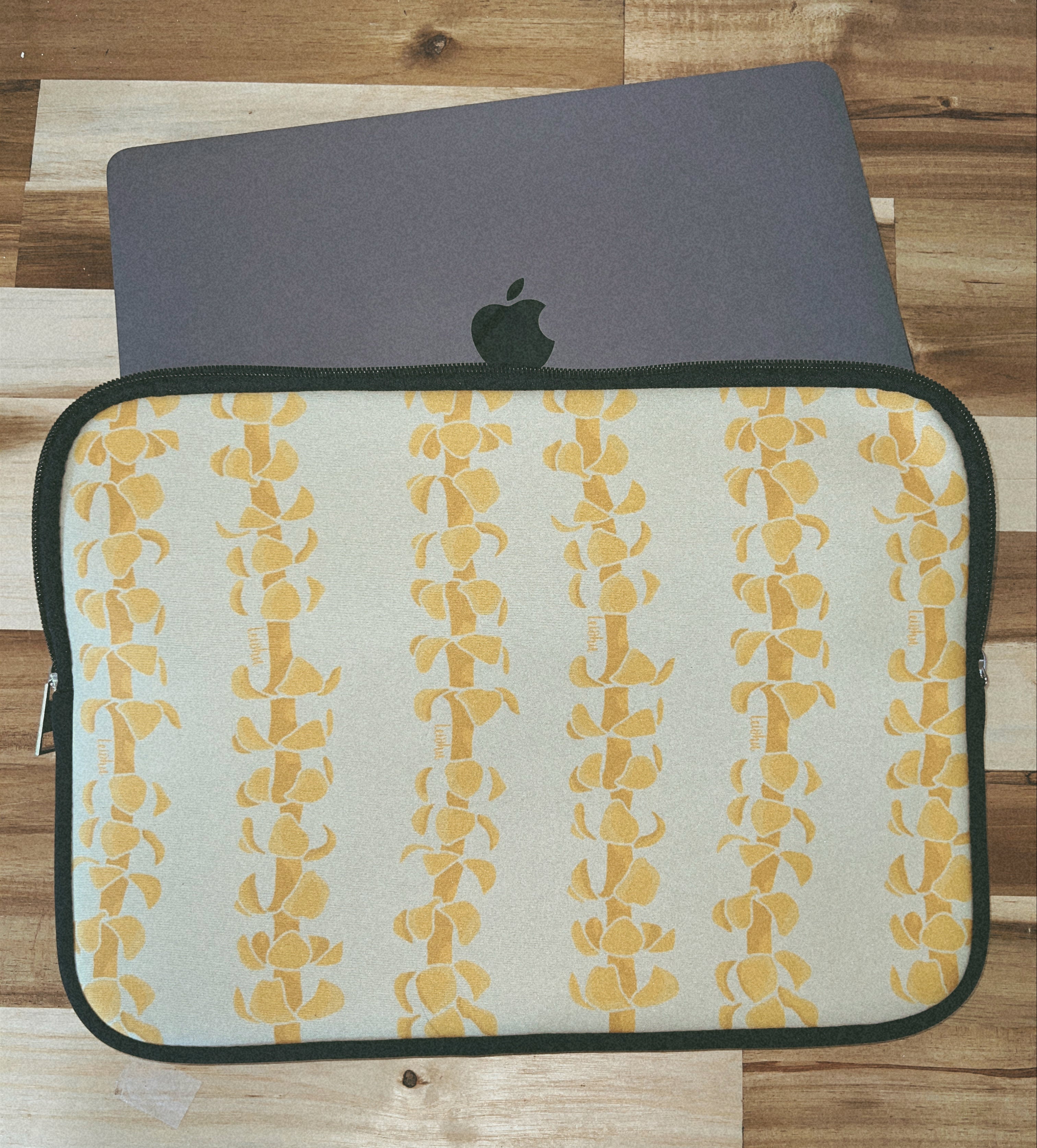 Puakenikeni Lei - Double sided printing - Laptop Sleeve - LEIOHU DESIGNS