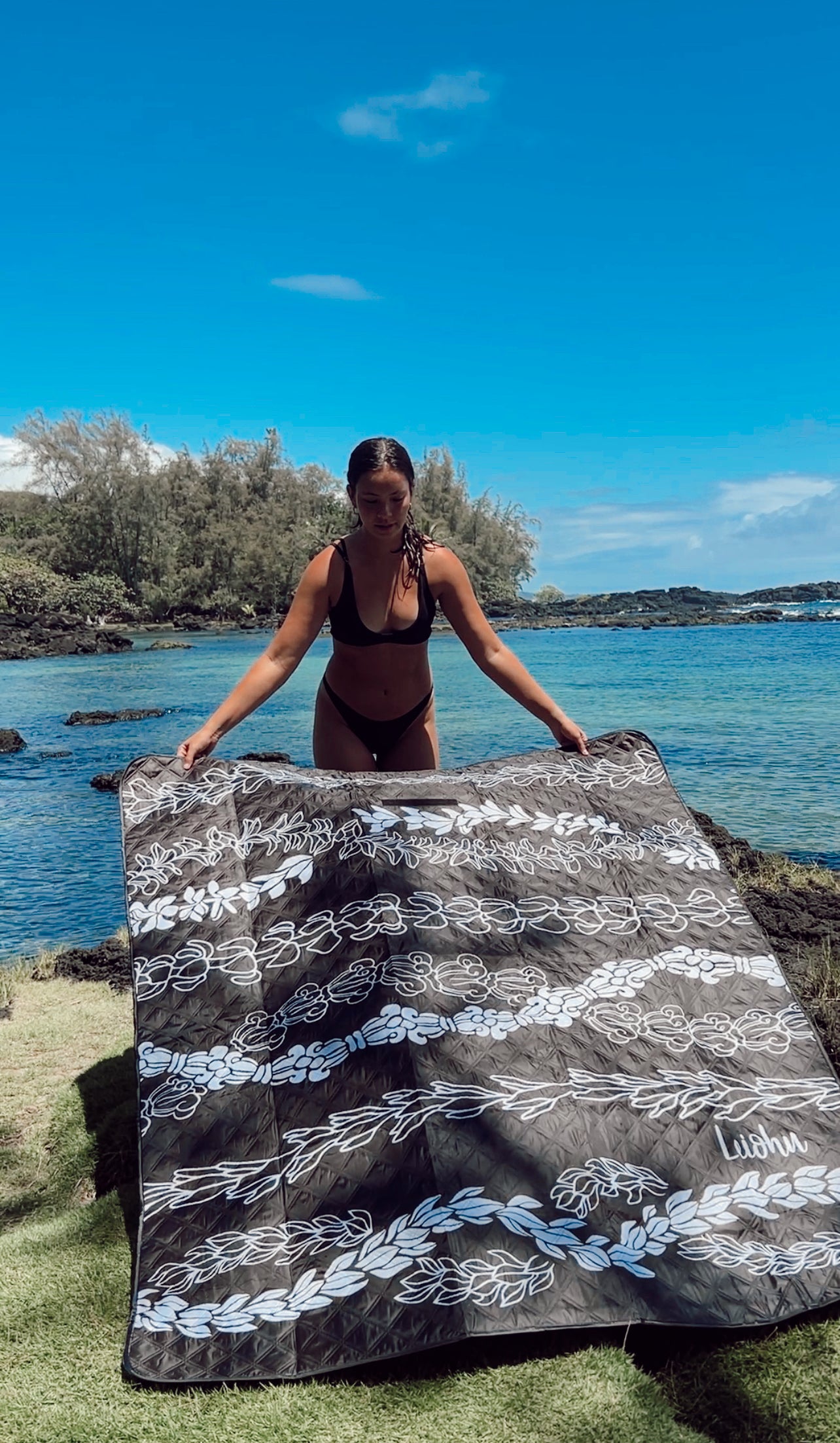 Huaka’i Mat XL - Forever Lei - 'Ele'ele - LEIOHU DESIGNS