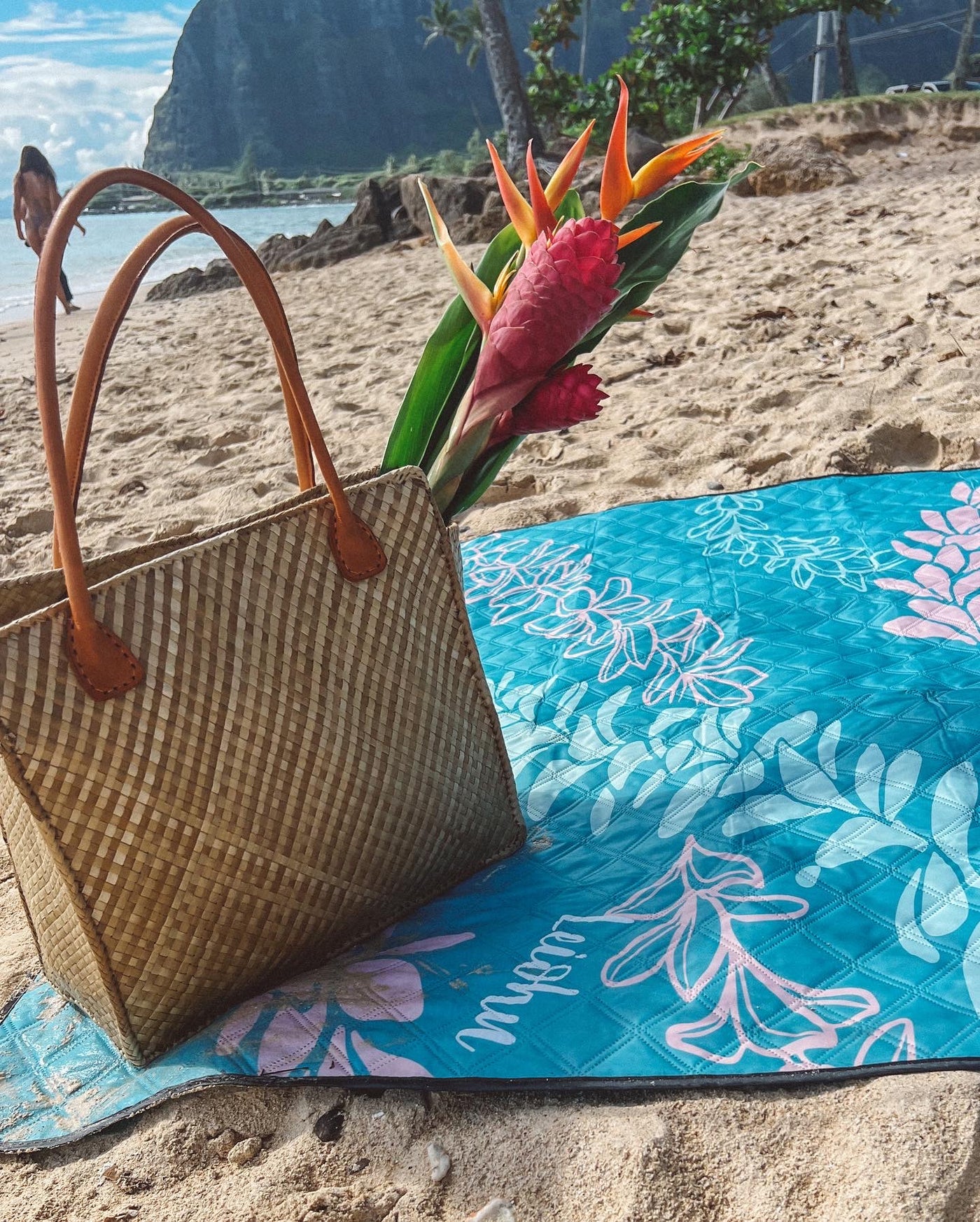 Huaka’i Mat - Groovy Pua Melia Lei. - (Pre-order)