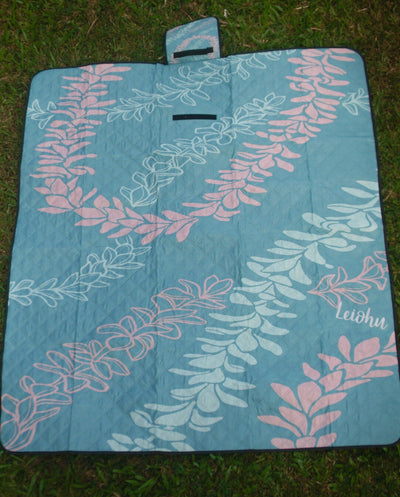 Huaka’i Mat - Groovy Pua Melia Lei. - (Pre-order)