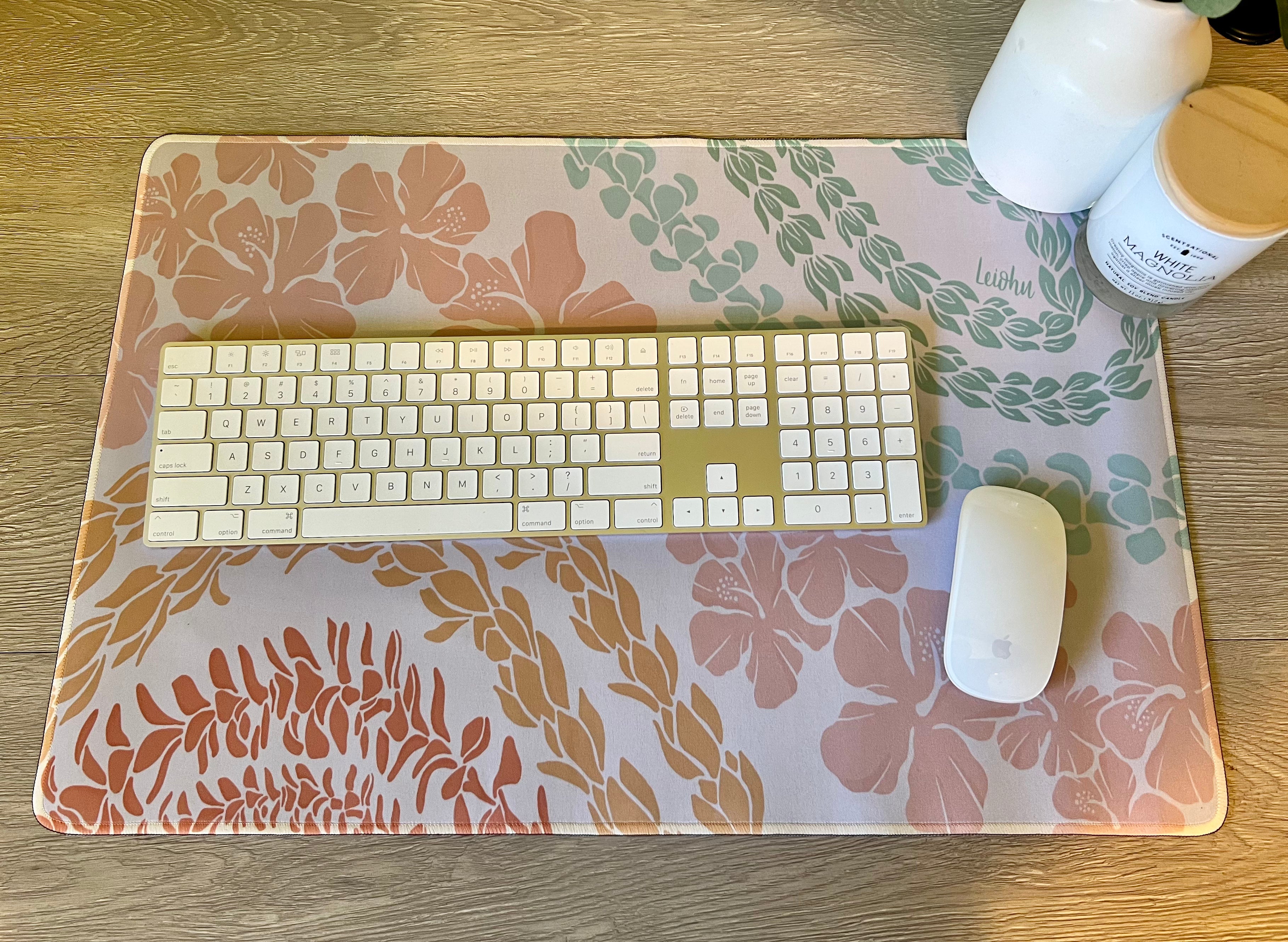 Groovy Lei - Desk Mat - LEIOHU DESIGNS