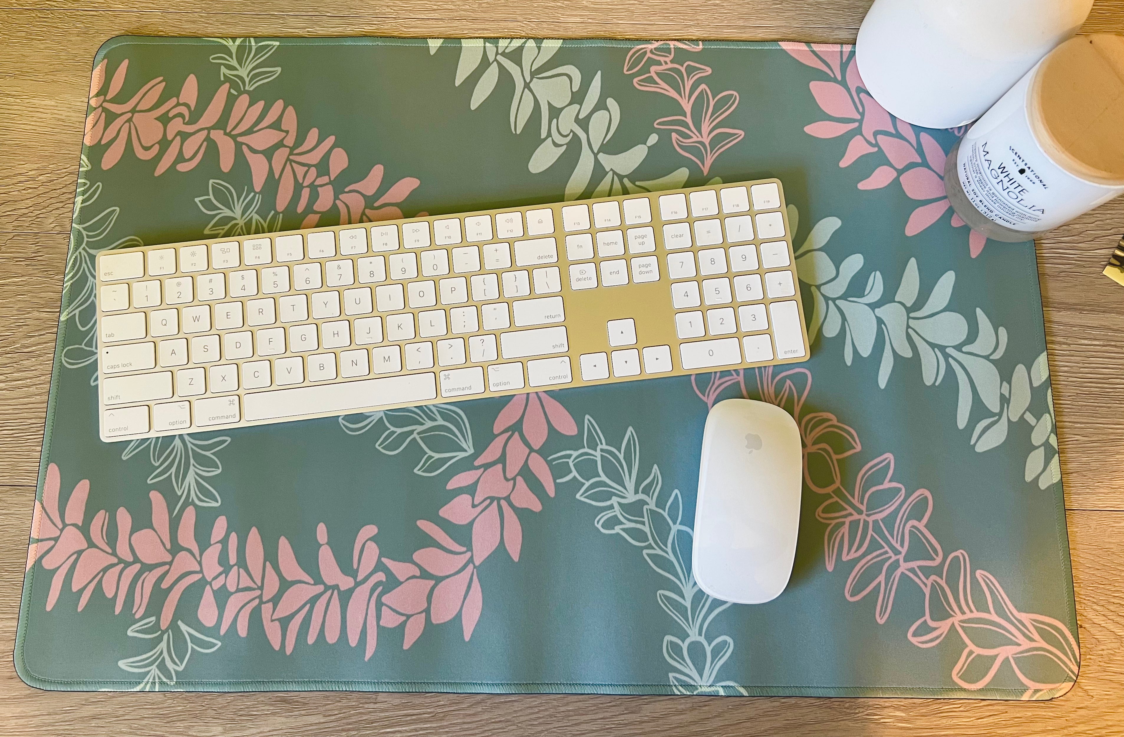 Groovy Pua Melia - Desk Mat - LEIOHU DESIGNS
