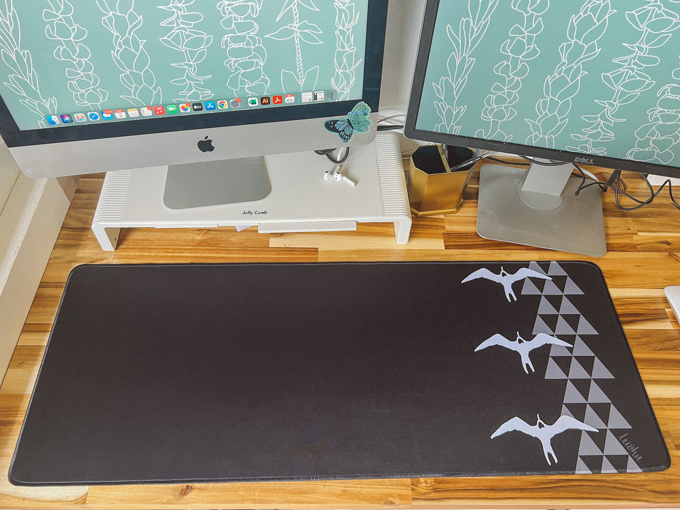 'Iwa - Desk Mat